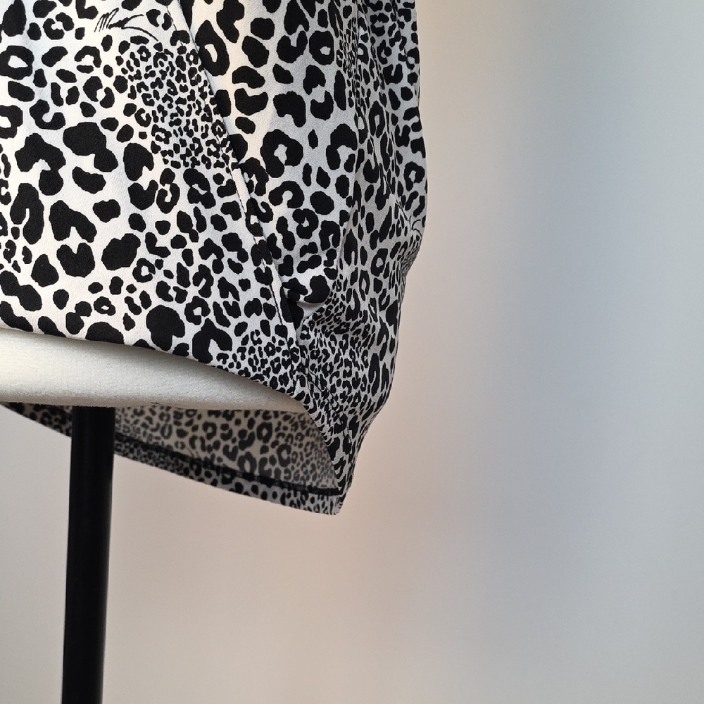 Michael Kors Black White Animal Print V-Neck Blouse Long Sleeve Women’s Size M - Picture 5 of 12